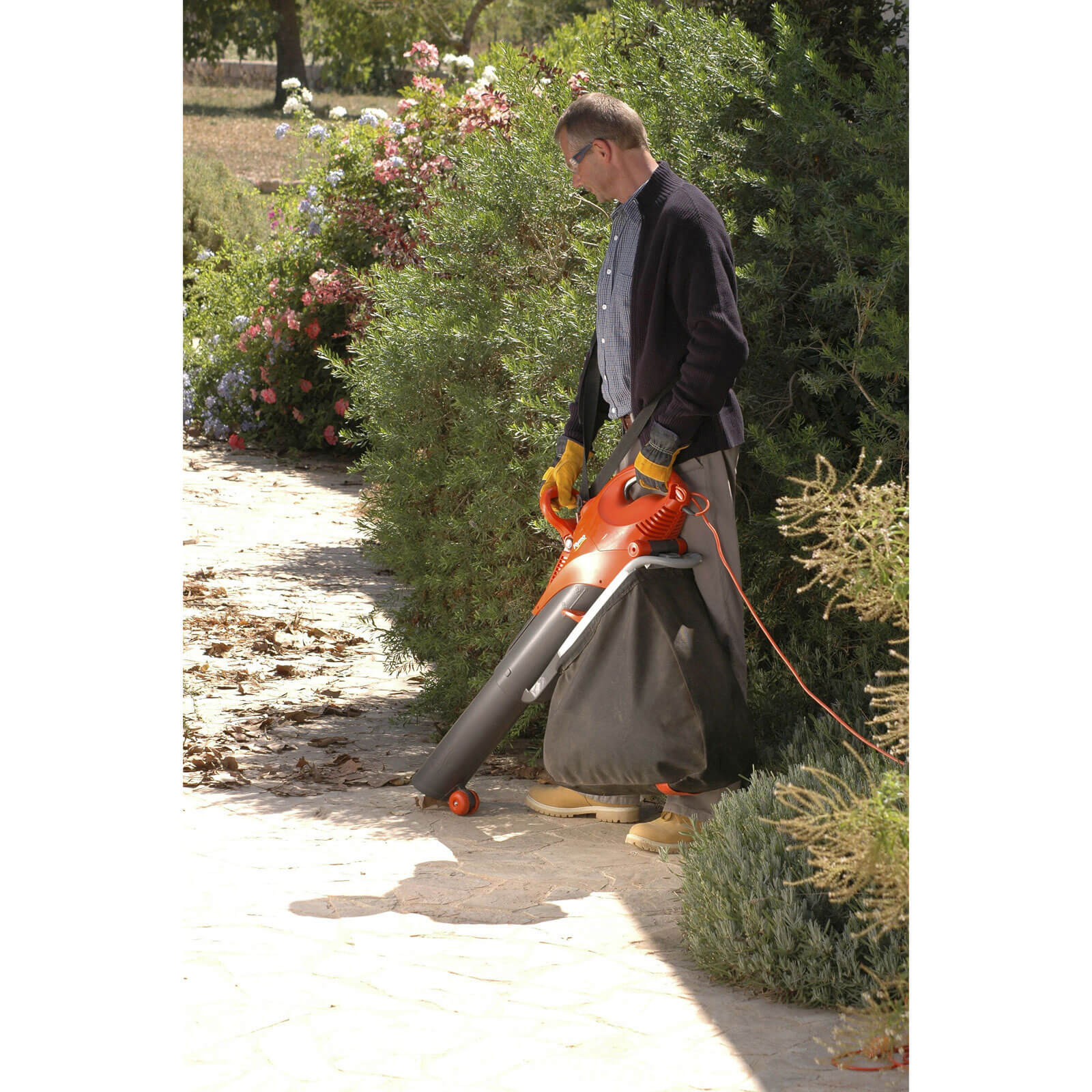 Flymo SCIROCCO 3000 Electric Garden Vacuum & Leaf Blower 3000w 240v ...